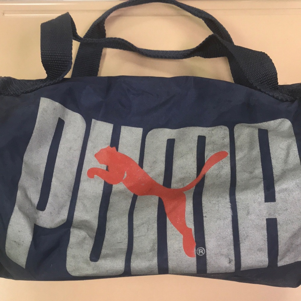 Puma small duffle gym bag vintage